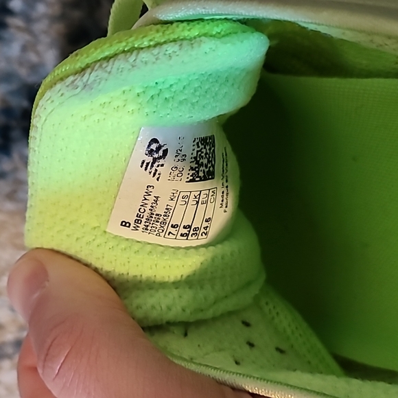 New Balance Fresh Foam Beacon v3 - Picture 7 of 9